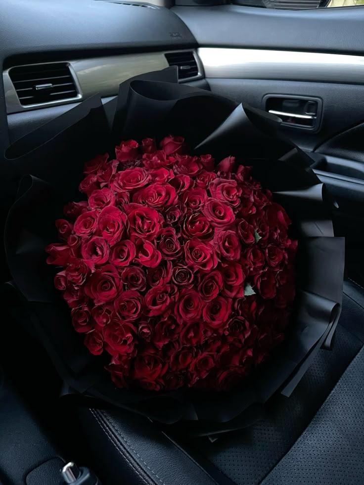 OpenMindFramework workshop space where corporate flower arrangements are designed and prepared for business delivery